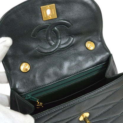 CHANEL 1989-1991 Green Lambskin Diagonal Round Flap Small