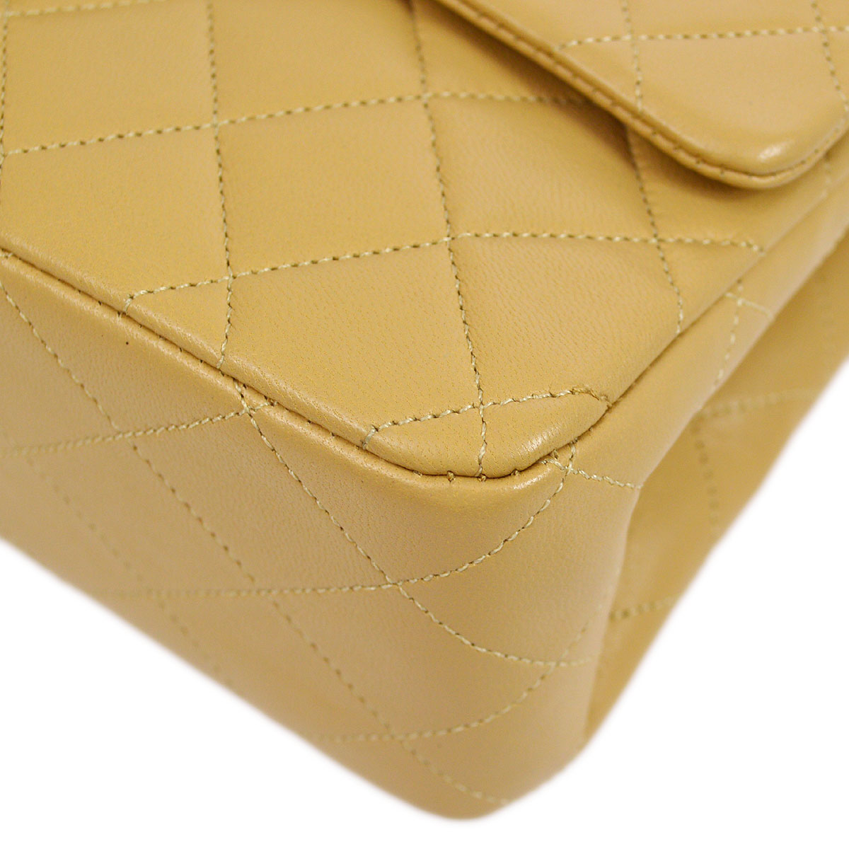 CHANEL 1989-1991 Beige Lambskin Quilted Double Chain Medium