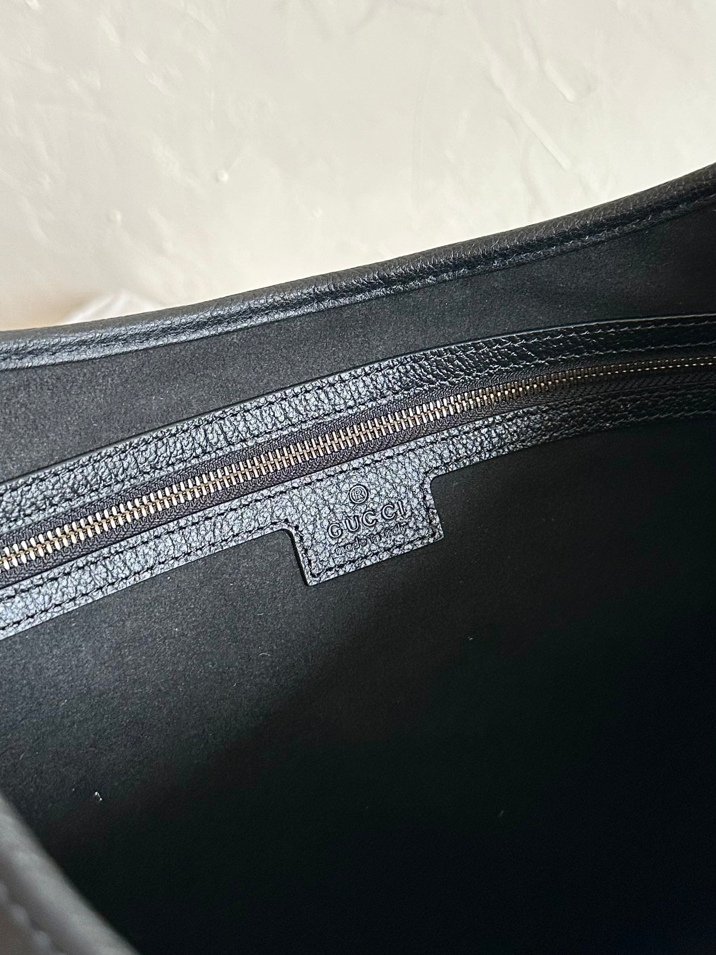 Gucci APHRODITE MEDIUM 39 SHOULDER BAG IN BLACK CALFSKIN
