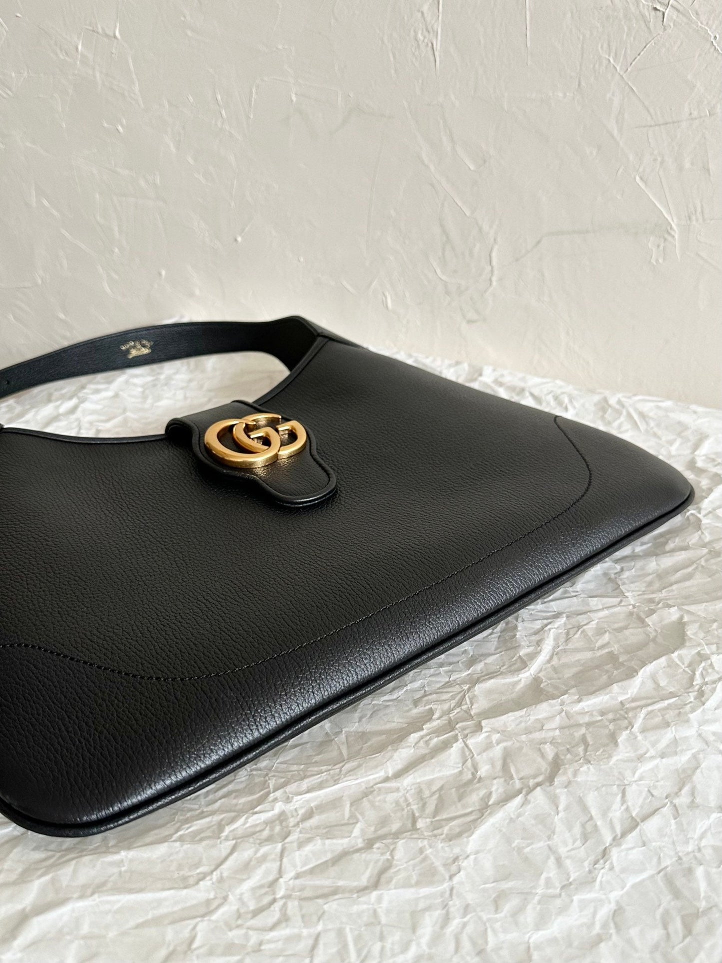 Gucci APHRODITE MEDIUM 39 SHOULDER BAG IN BLACK CALFSKIN