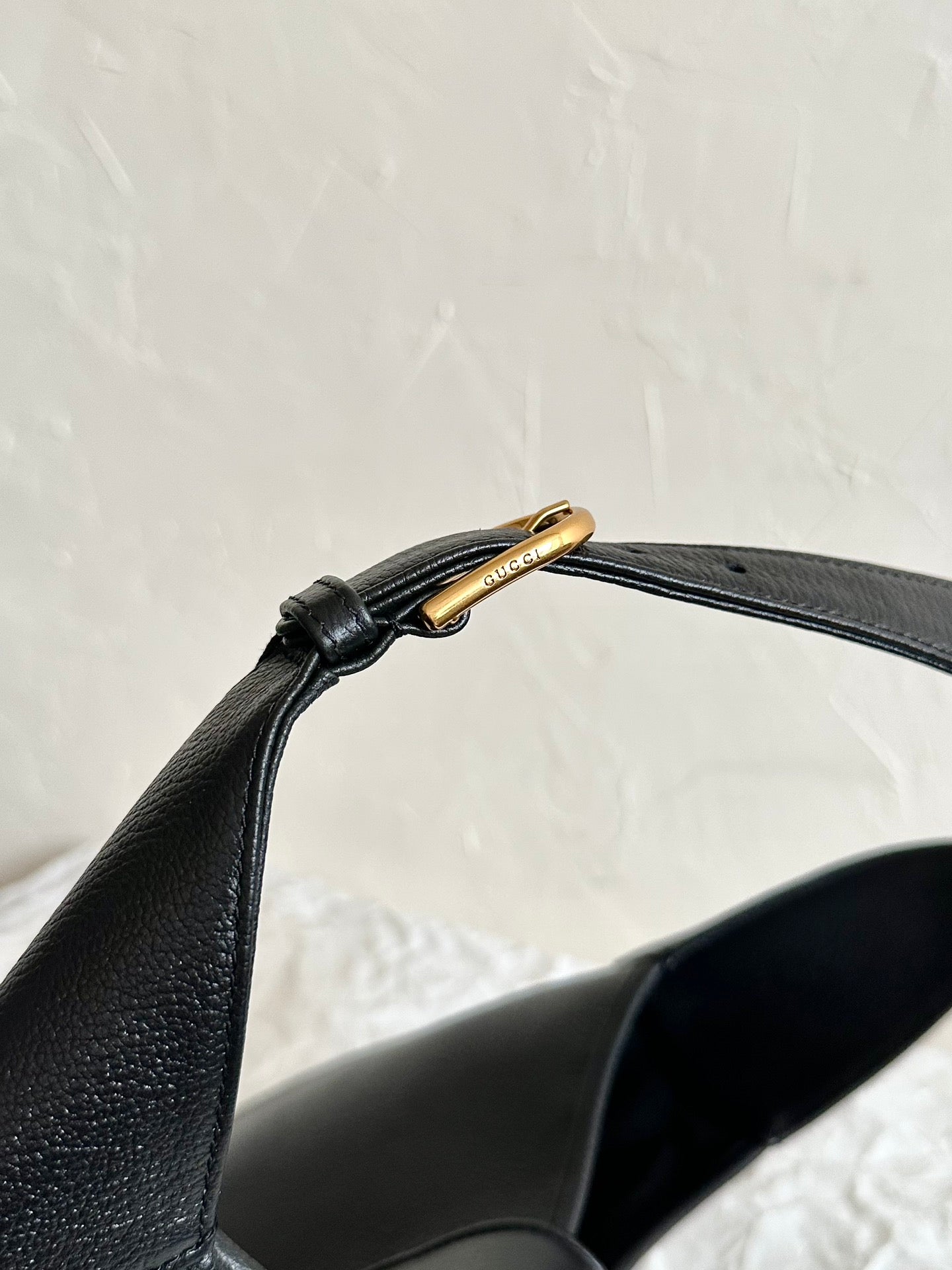 Gucci APHRODITE MEDIUM 39 SHOULDER BAG IN BLACK CALFSKIN