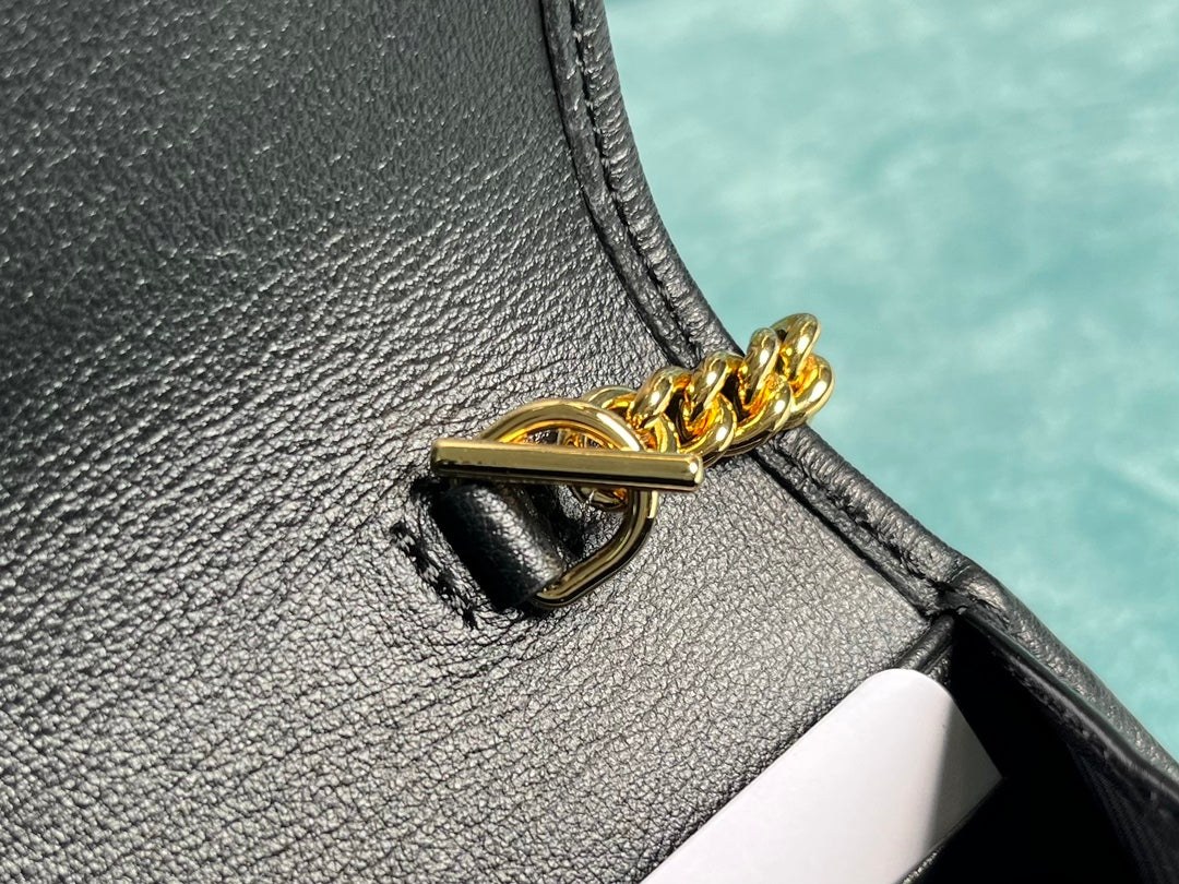 Gucci BLONDIE SHOULDER BAG 21 IN BLACK CALFSKIN GOLD HARDWARE