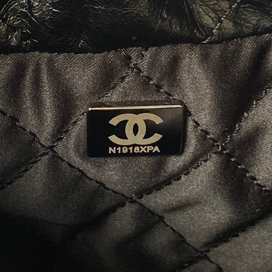 CHANEL 24S Hobo 22 Bag 20cm Black Aged Lambskin