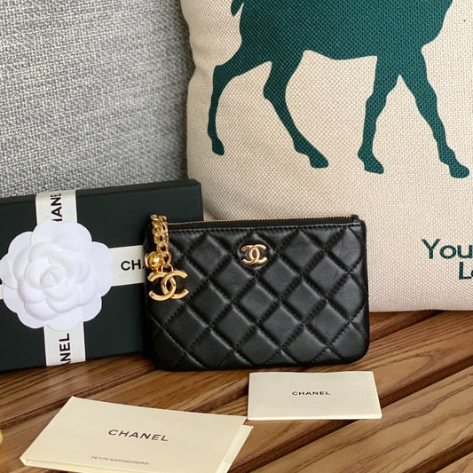 CHANEL zipped wallet 14cm black lambskin gold hardware