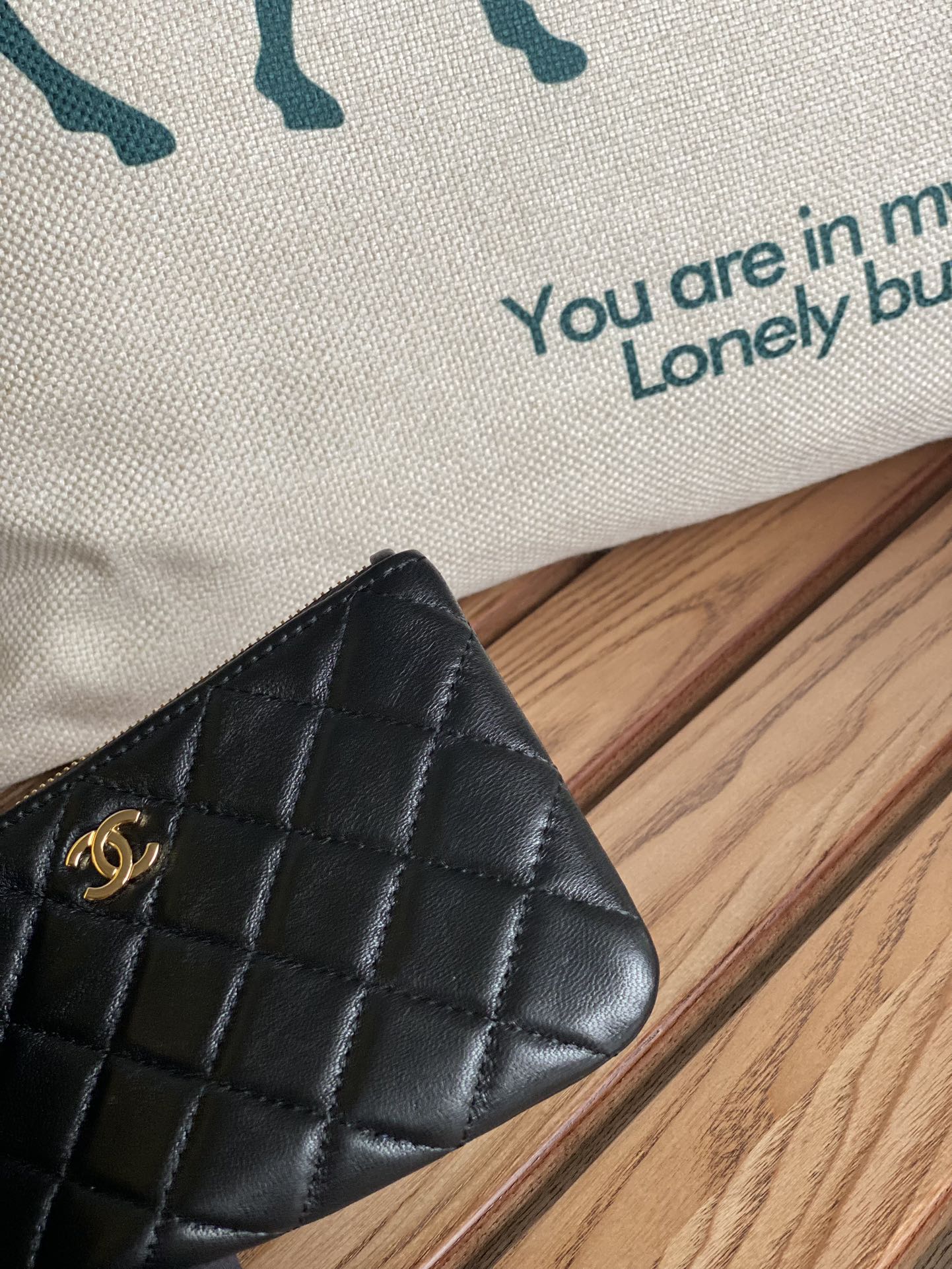 CHANEL zipped wallet 14cm black lambskin gold hardware