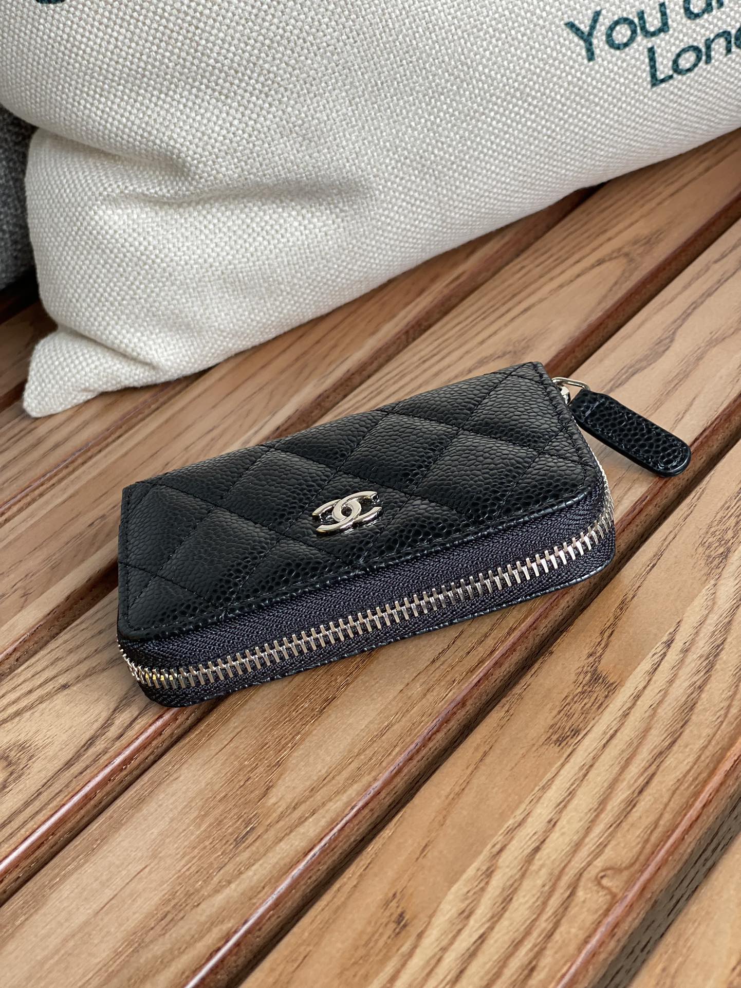 CHANEL zipped wallet 7.5cm black caviar silver hardware