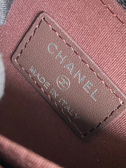 CHANEL zipped wallet 7.5cm black caviar silver hardware