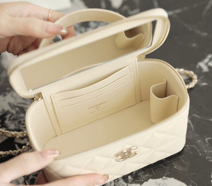 CHANEL 25C Vanity 17cm Cream Grained Calfskin