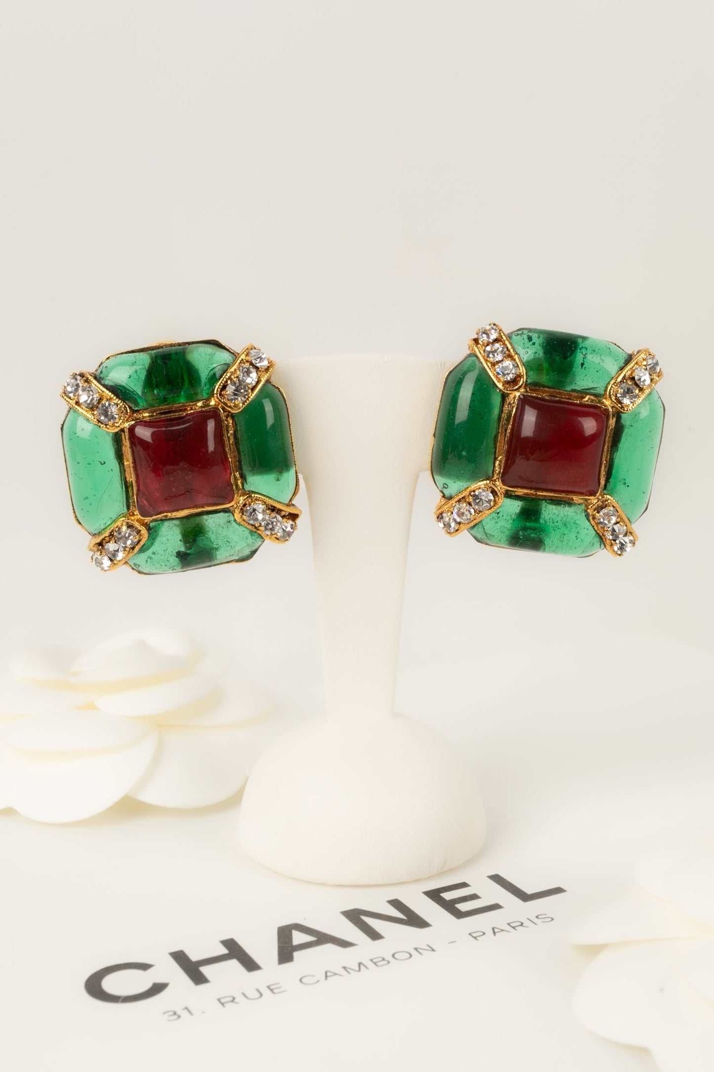 Boucles d'oreilles en pte de verre Chanel