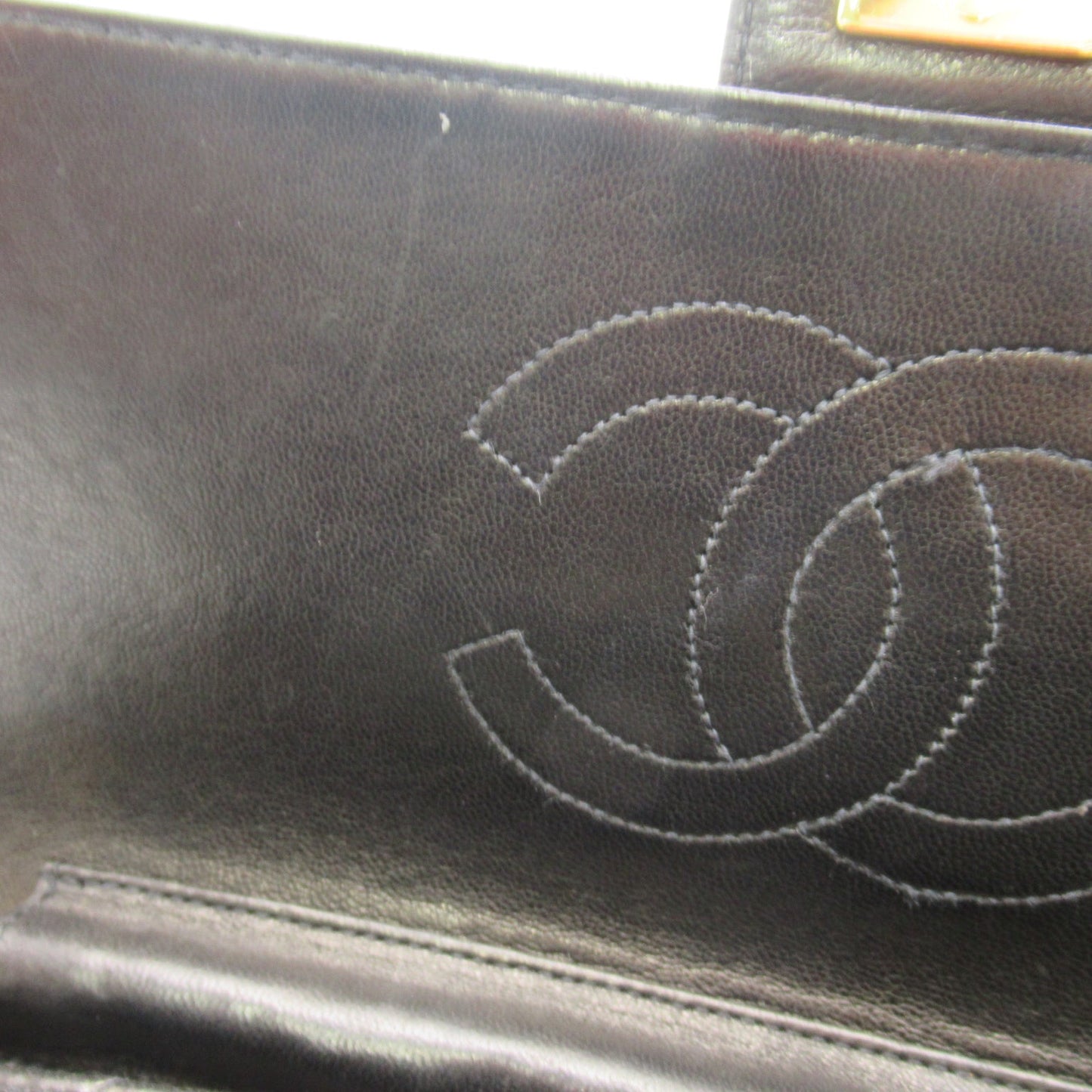 Chanel Medium Classic Single Flap Bag Leather Shoulder Bag in New Condition