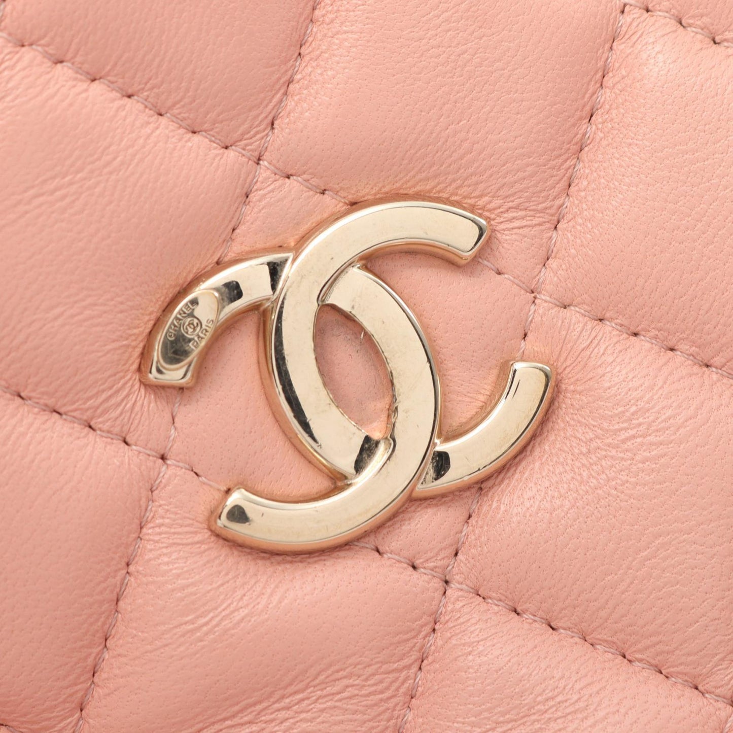 Chanel Matelasse Phone Case Leather Shoulder Bag 29614670