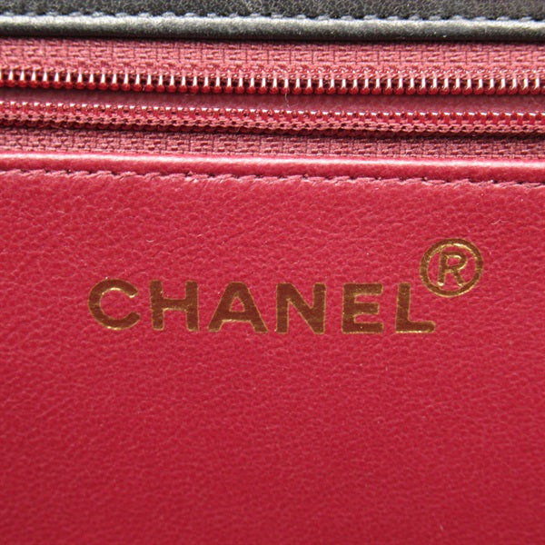 Chanel Quilted Leather Single Flap Bag Leather Crossbody Bag in New Condition