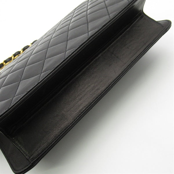 Chanel Quilted Leather Single Flap Bag Leather Crossbody Bag in New Condition