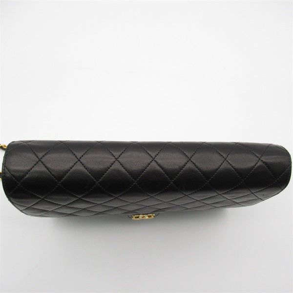 Chanel Quilted Leather Single Flap Bag Leather Crossbody Bag in New Condition