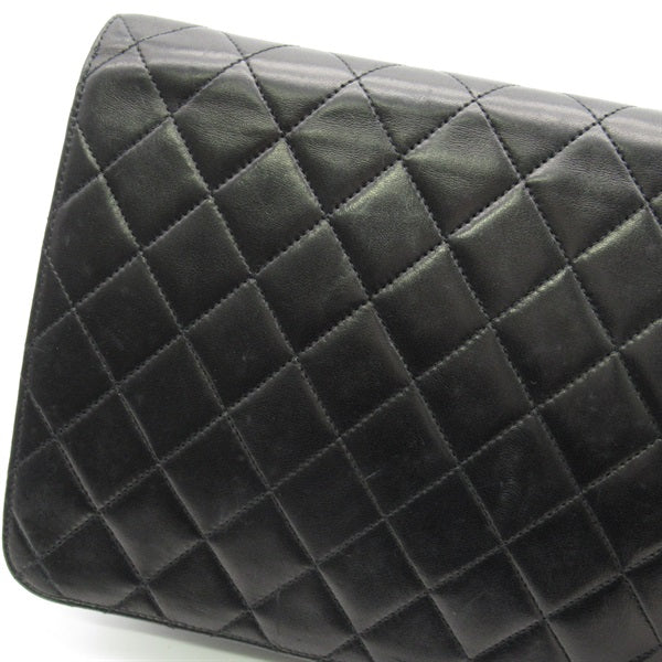 Chanel Quilted Leather Single Flap Bag Leather Crossbody Bag in New Condition