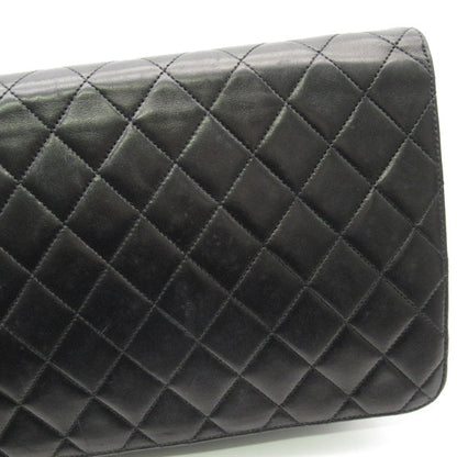 Chanel Quilted Leather Single Flap Bag Leather Crossbody Bag in New Condition