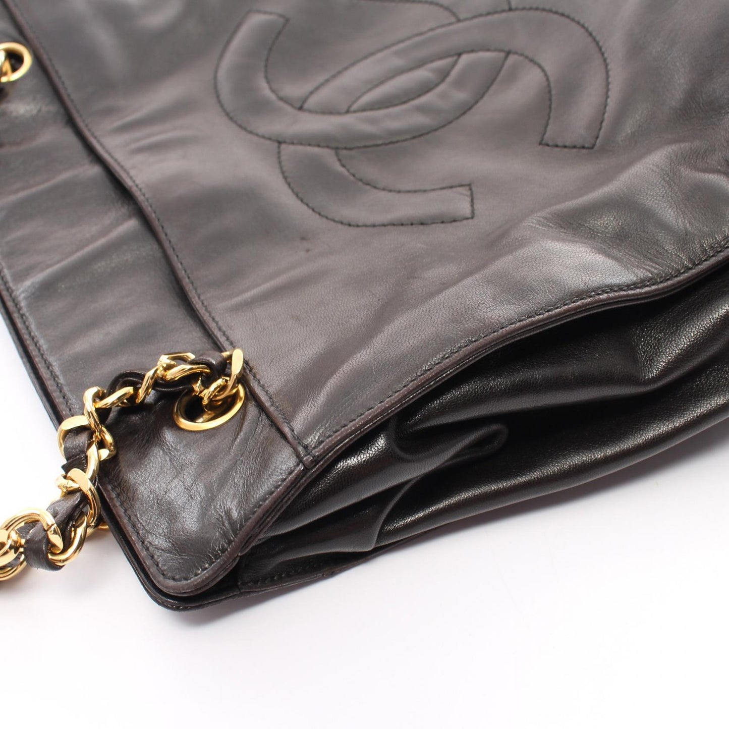 Chanel Leather Chain Tote Bag Leather Tote Bag in New Condition