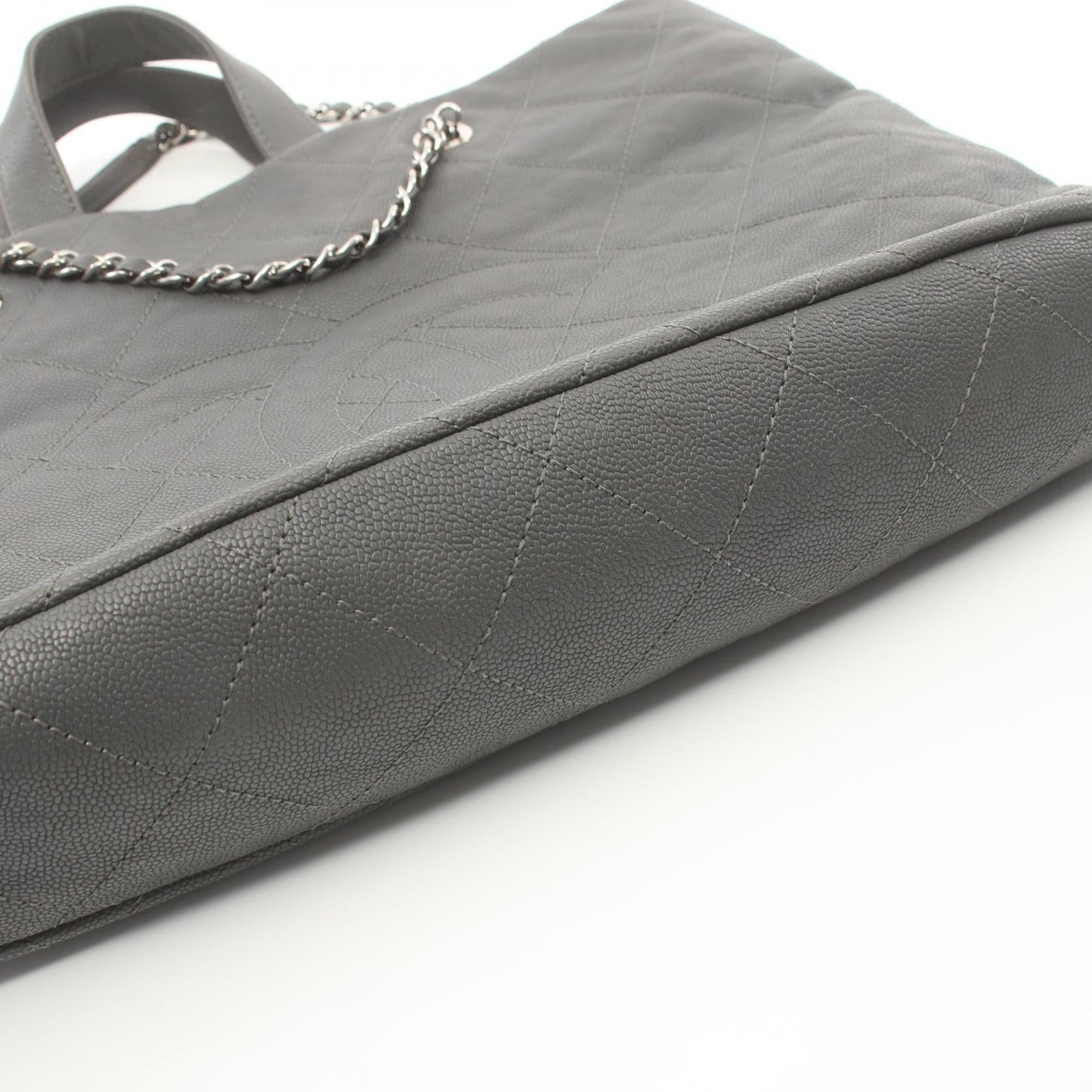 Chanel Caviar Matelasse Tote Bag Leather Tote Bag 20339830 in New Condition