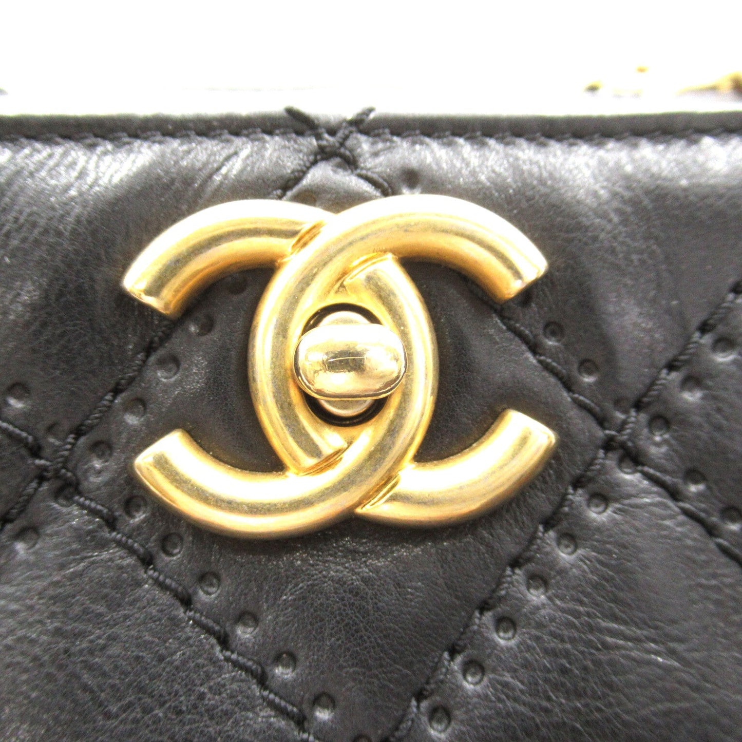 Chanel CC Quilted Leather Zip Tote Leather Tote Bag in New Condition
