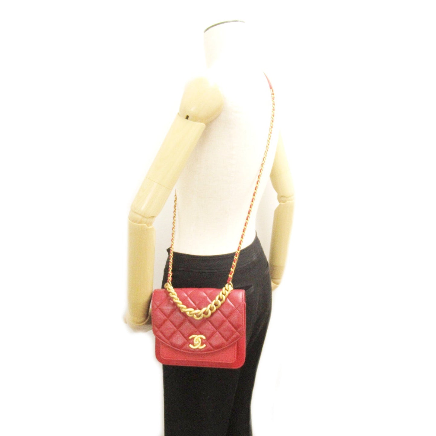 Chanel CC Matelasse Mini Shoulder Bag  Leather Shoulder Bag in New Condition
