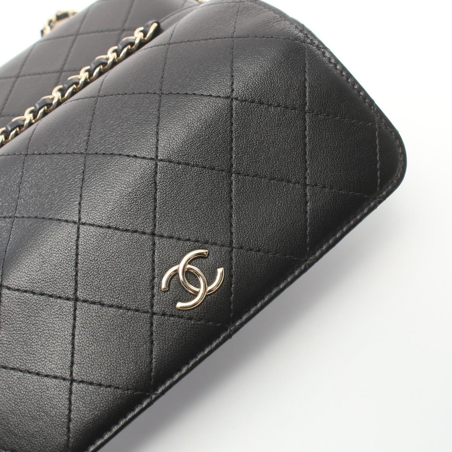 Chanel Matelasse Lambskin Shoulder Bag Black