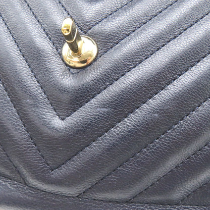 Chanel CC Chevron Flap Messenger Bag  Leather Shoulder Bag in New Condition