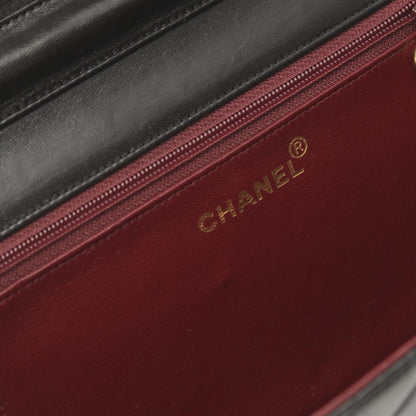 Chanel Quilted Leather Chain Flap Bag Leather Shoulder Bag in New Condition