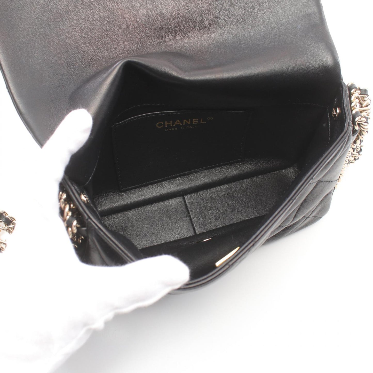 Chanel Matelasse Leather Shoulder Bag AS3100