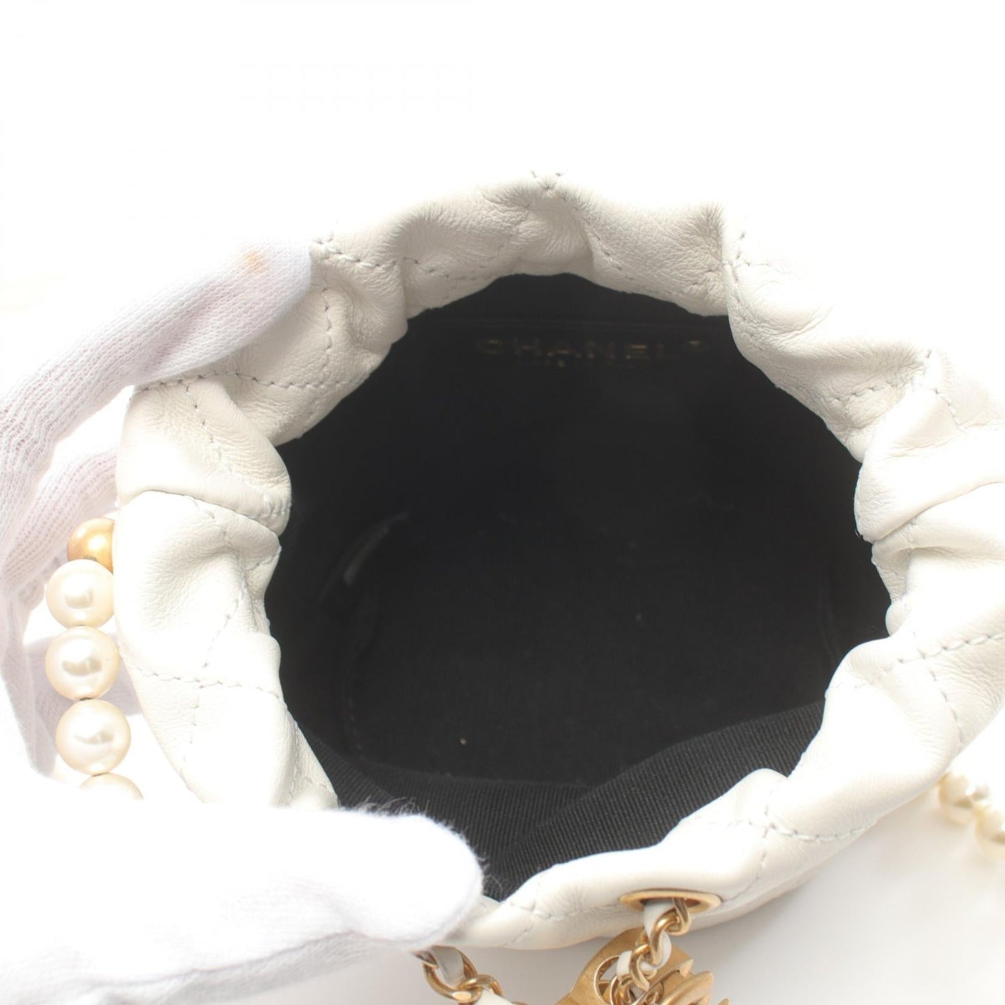 Chanel Matelasse Leather Shoulder Bag AS2529