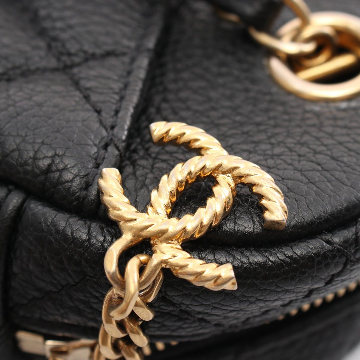 Chanel Matelasse Leather Shoulder Bag Black