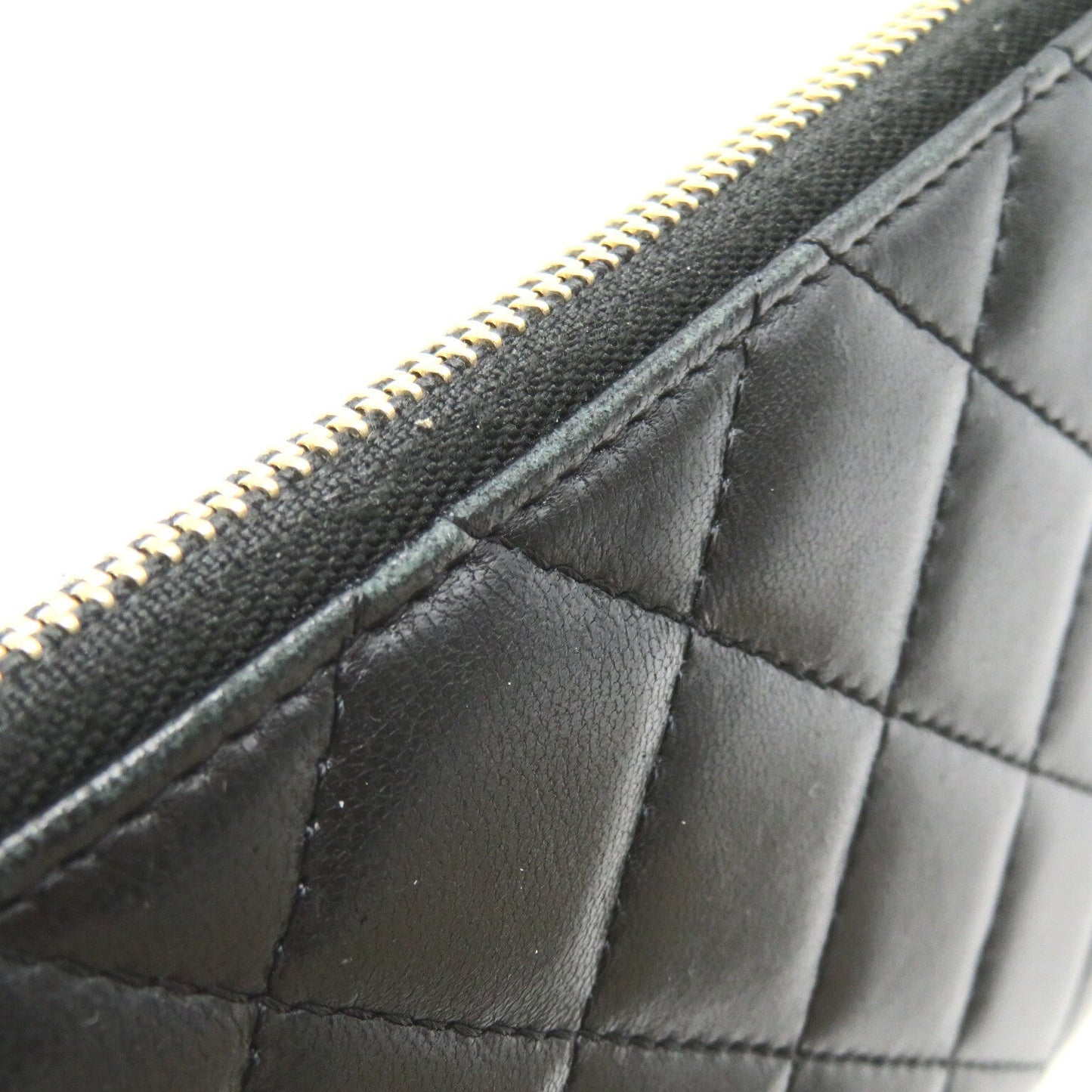 Chanel Matelasse Medium Zip Wallet Leather Long Wallet 26704959 in New Condition