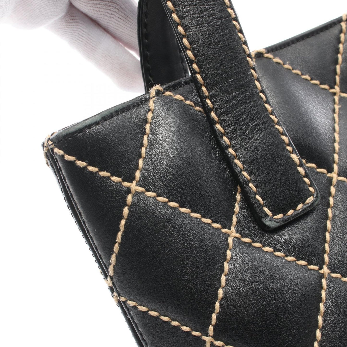Chanel Wild Stitch Leather Tote Bag A18126