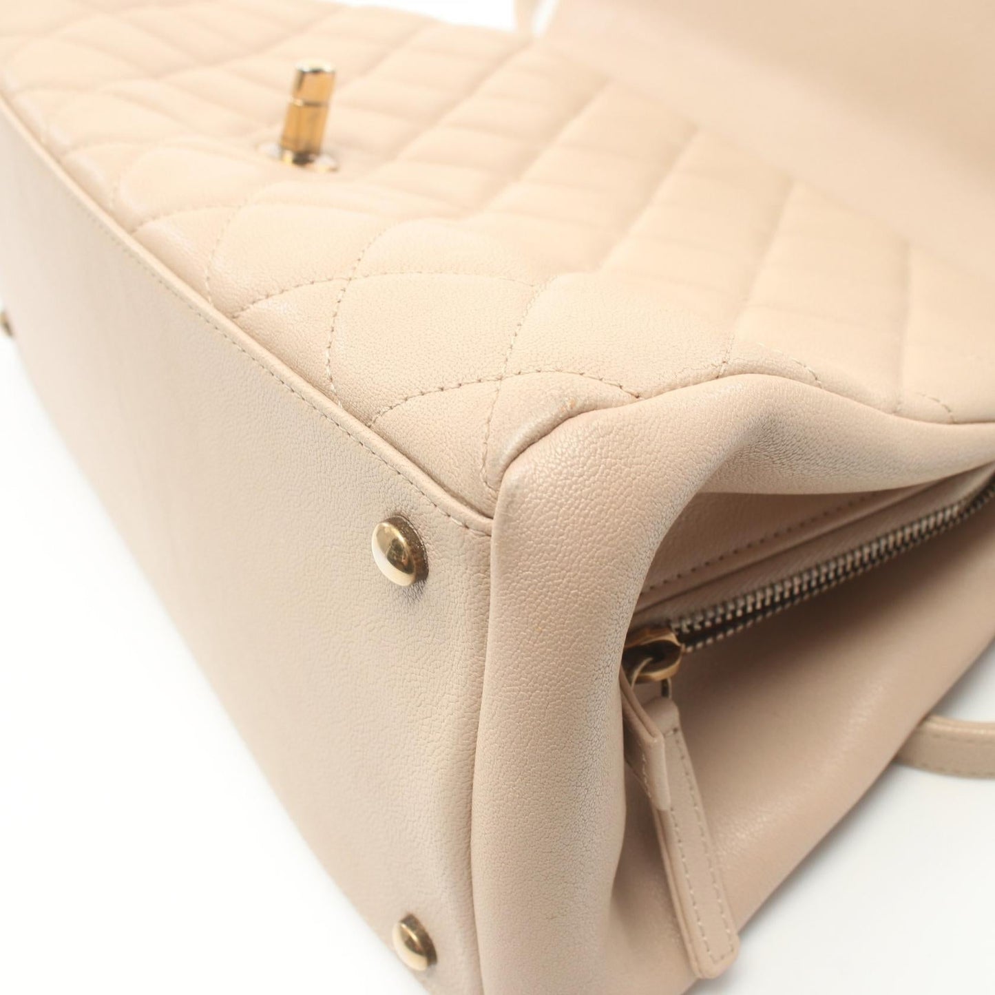 Chanel CC Quilted Caviar Chain Handle Bag Leather Handbag A93443 in New Condition