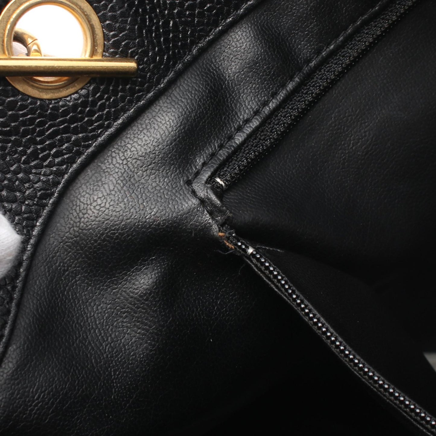 Chanel Vintage Coco Turnlock Black Caviar Skin Chain Tote Bag Leather Shoulder Bag in New Condition