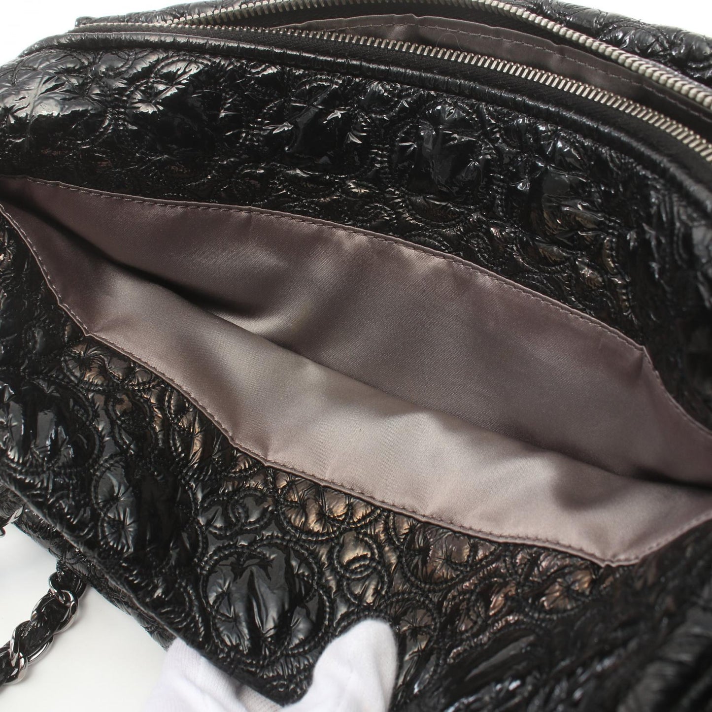Chanel Patent Embossed Camellia Shoulder Bag  Leather Shoulder Bag 129***** in Great Condition