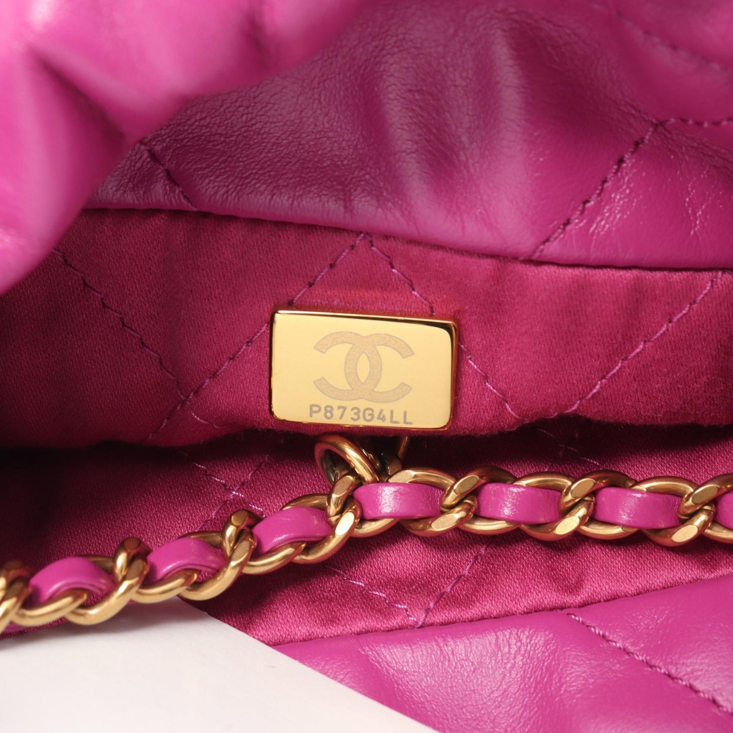 Chanel 22 Leather Shoulder Bag Purple