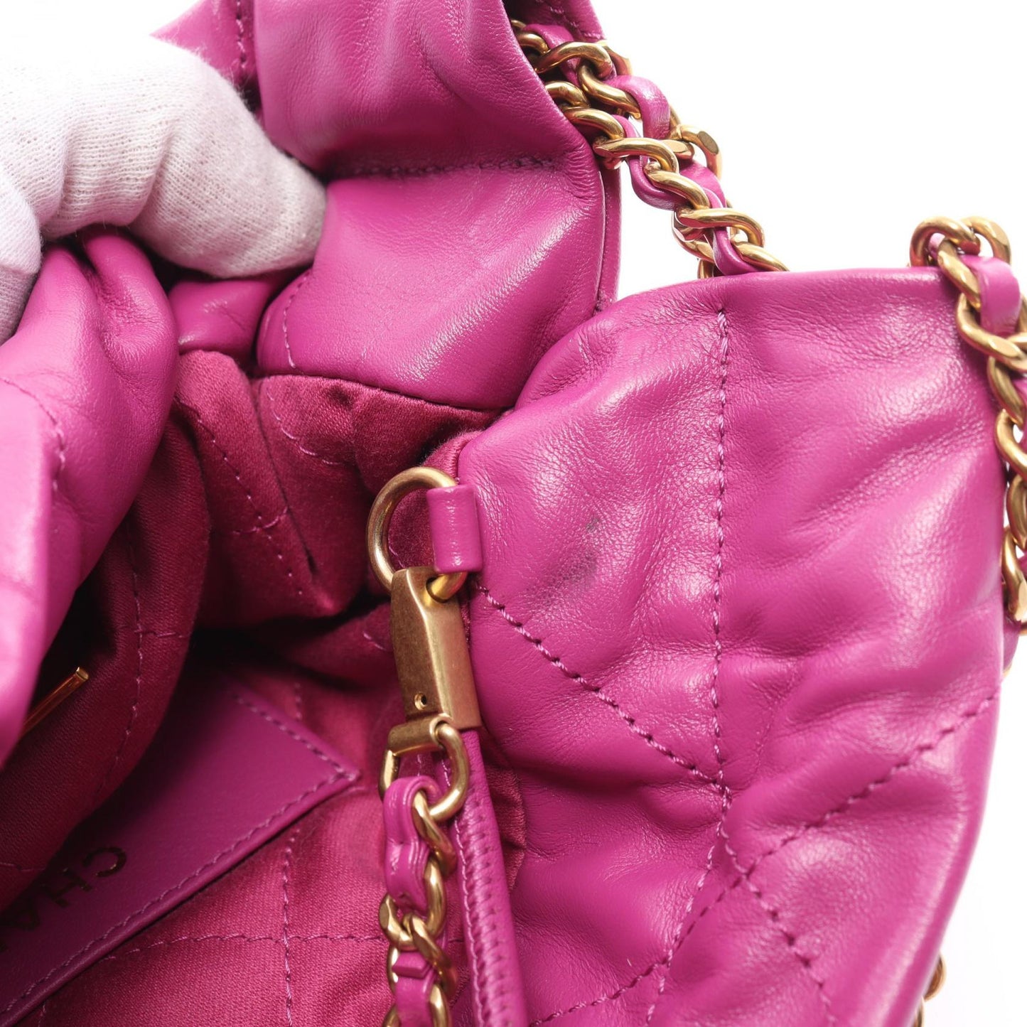 Chanel 22 Leather Shoulder Bag Purple