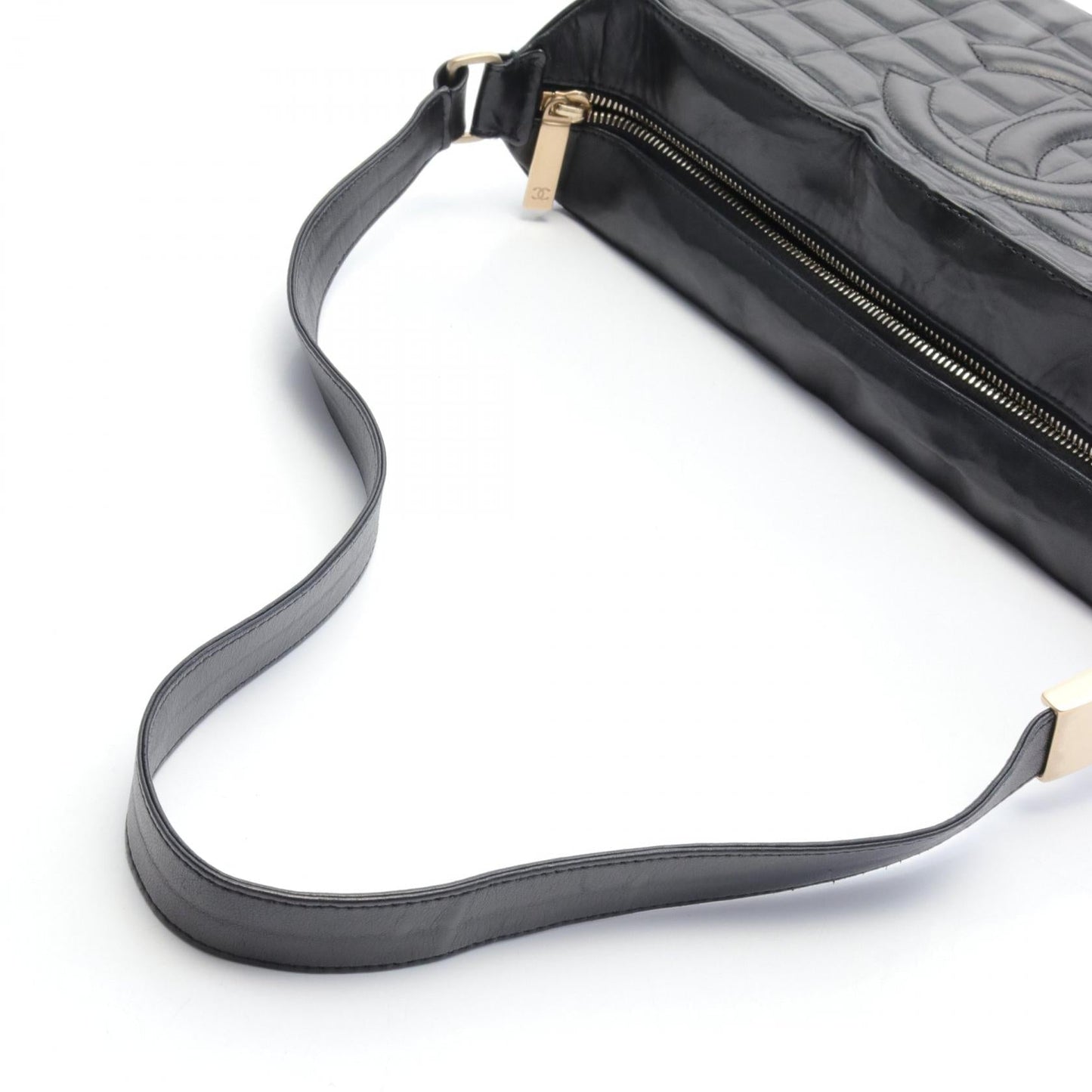 Chanel CC Chocolate Bar Bag  Leather Shoulder Bag in New Condition