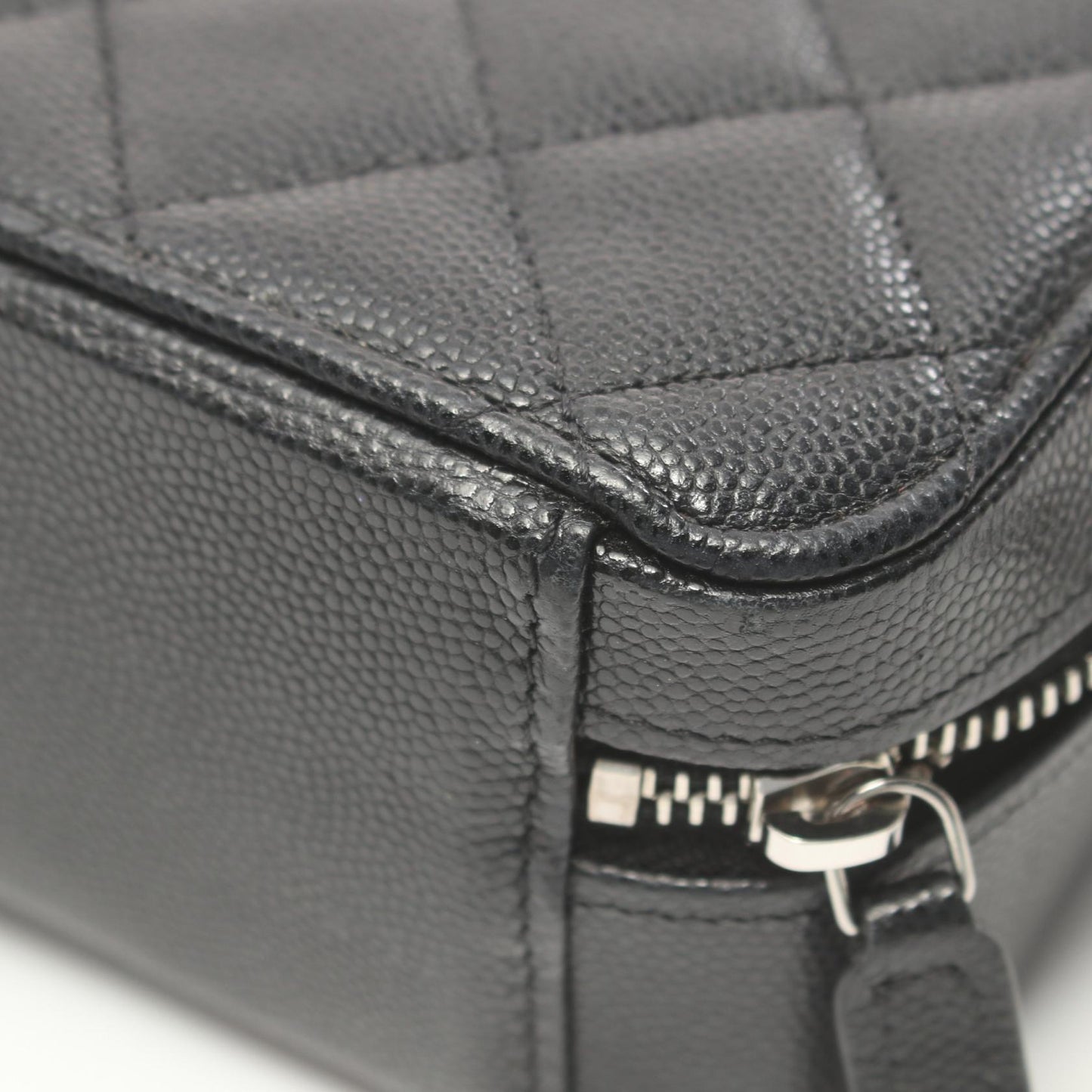Chanel Matelasse Shoulder Bag Leather Shoulder Bag AP2426 in Great Condition