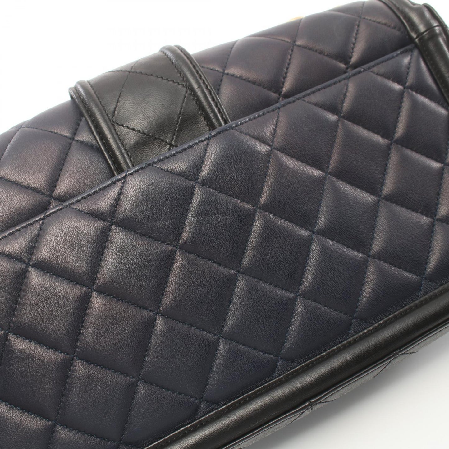 Chanel Matelasse Shoulder Bag Leather Shoulder Bag in Great Condition