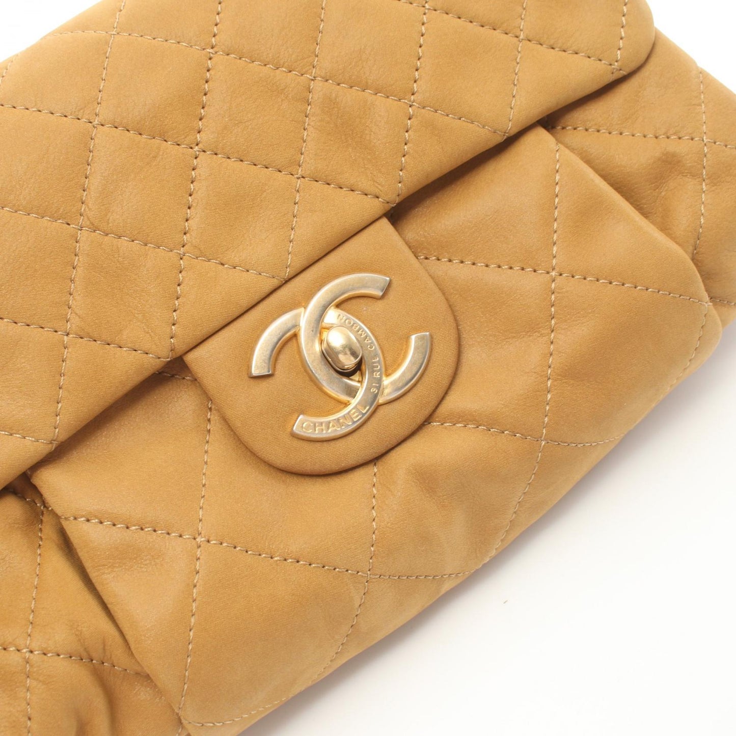 Chanel Matelasse Shoulder Bag  Leather Shoulder Bag 1113 in New Condition