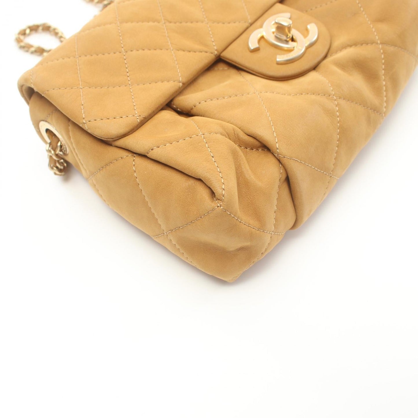 Chanel Matelasse Shoulder Bag  Leather Shoulder Bag 1113 in New Condition