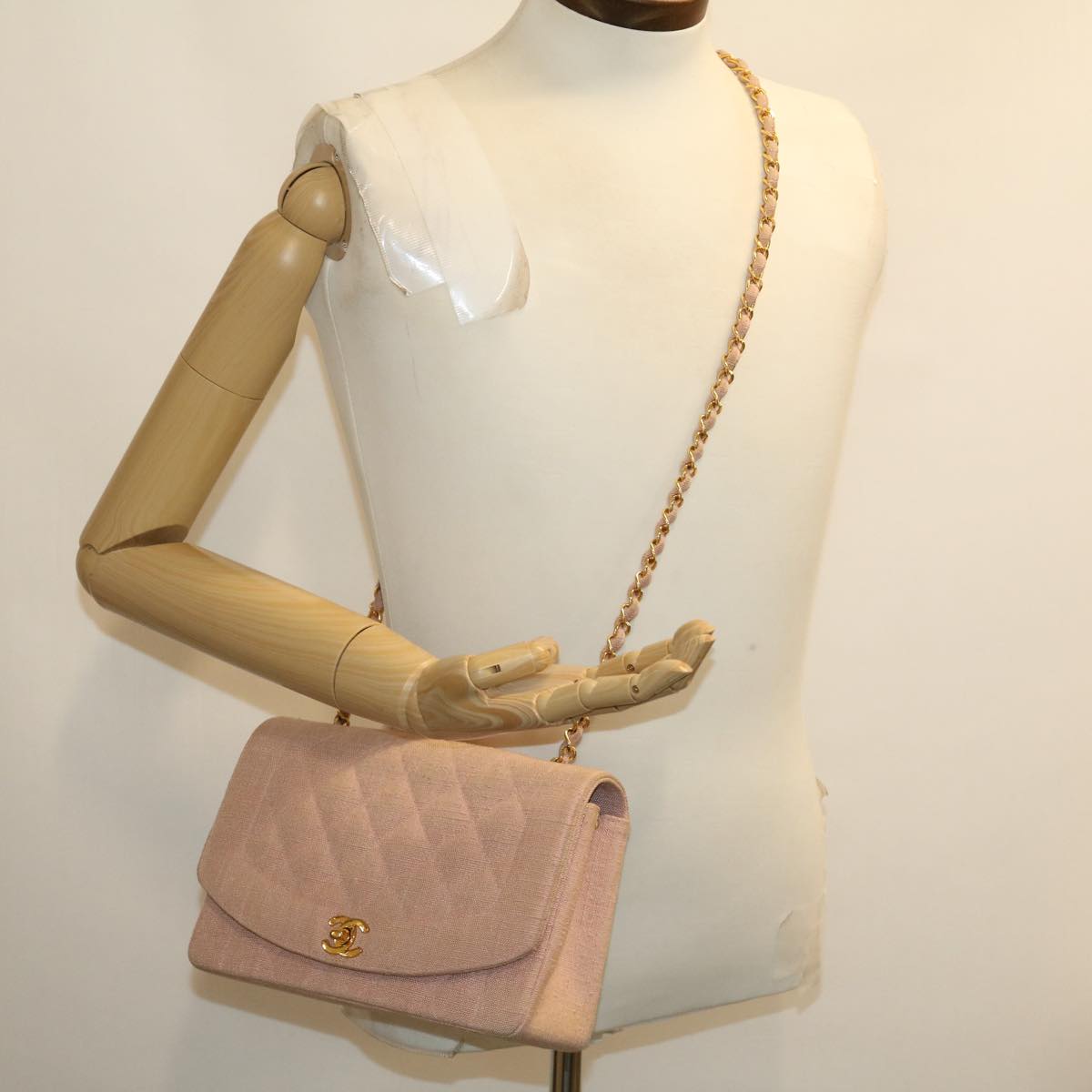 CHANEL Matelasse Turn Lock Chain Diana Shoulder Bag Canvas Pink CC 29889A