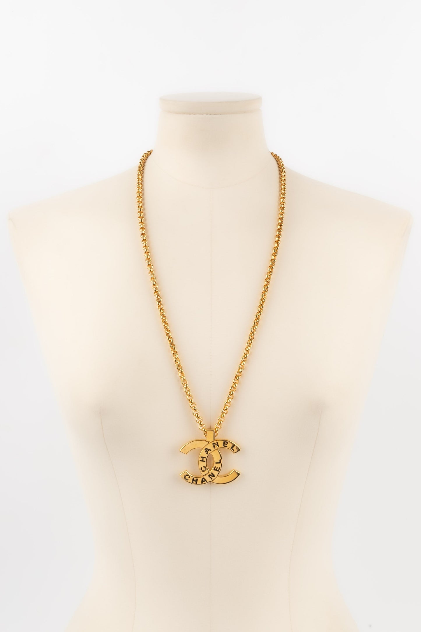 Collier cc Chanel