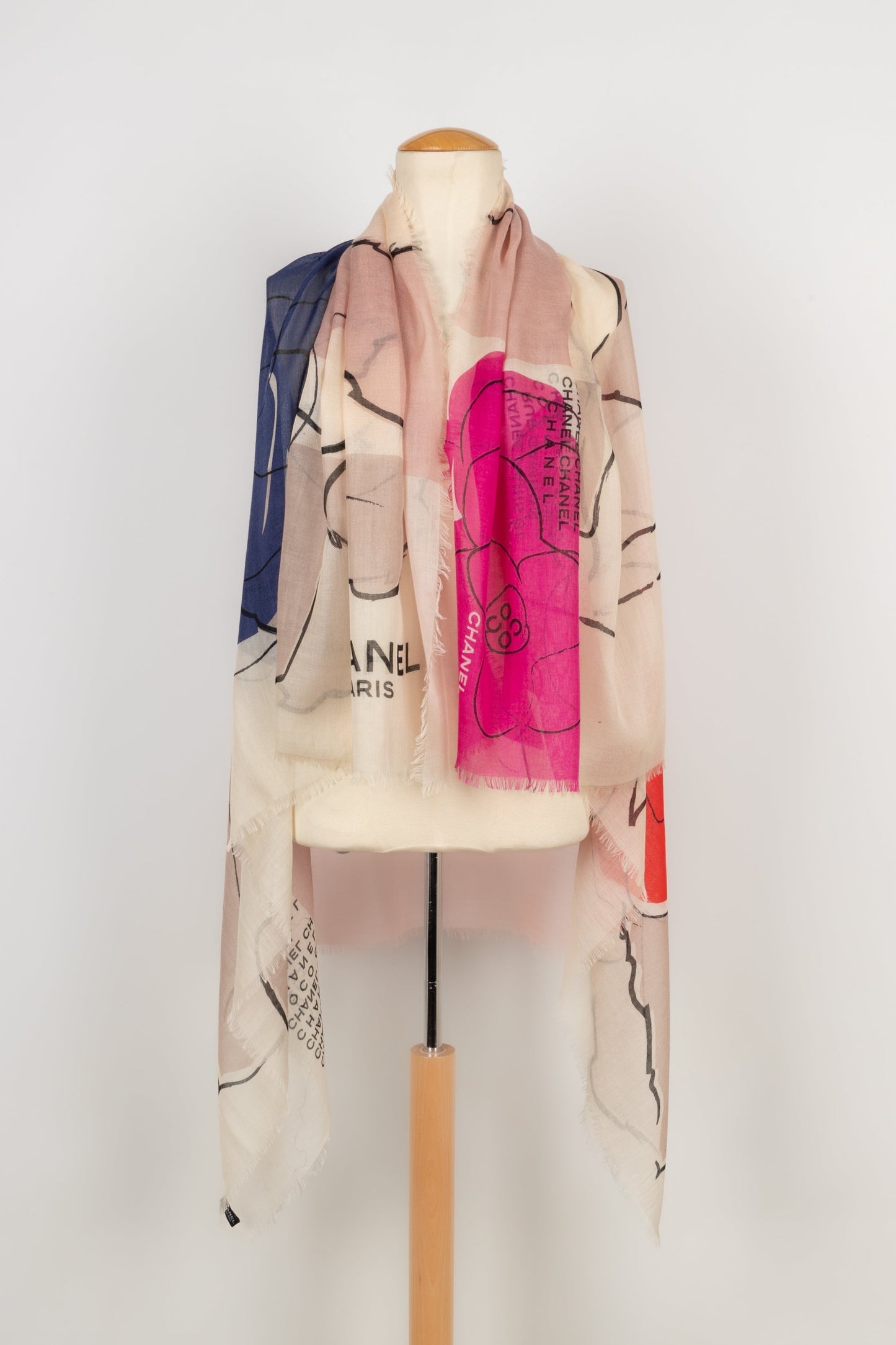 Foulard / Etole en cachemire Chanel