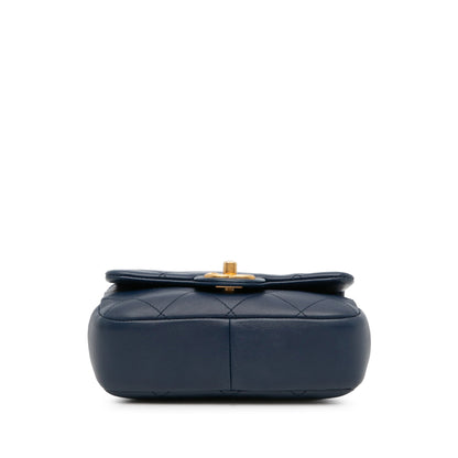Chanel Sac Small In The Loop Flap