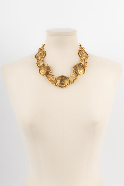 Collier court en mtal dor Chanel
