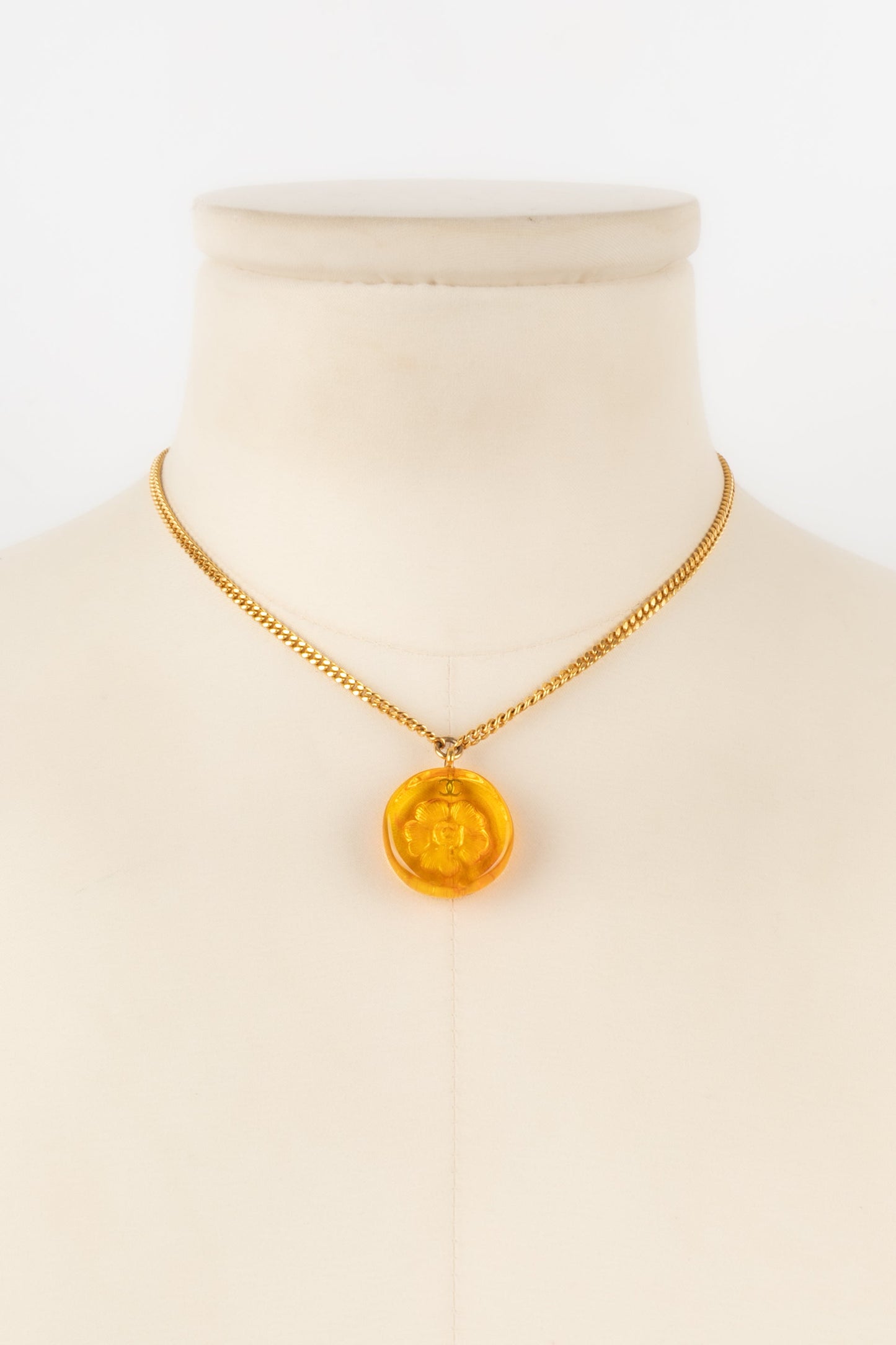 Collier camlia Chanel