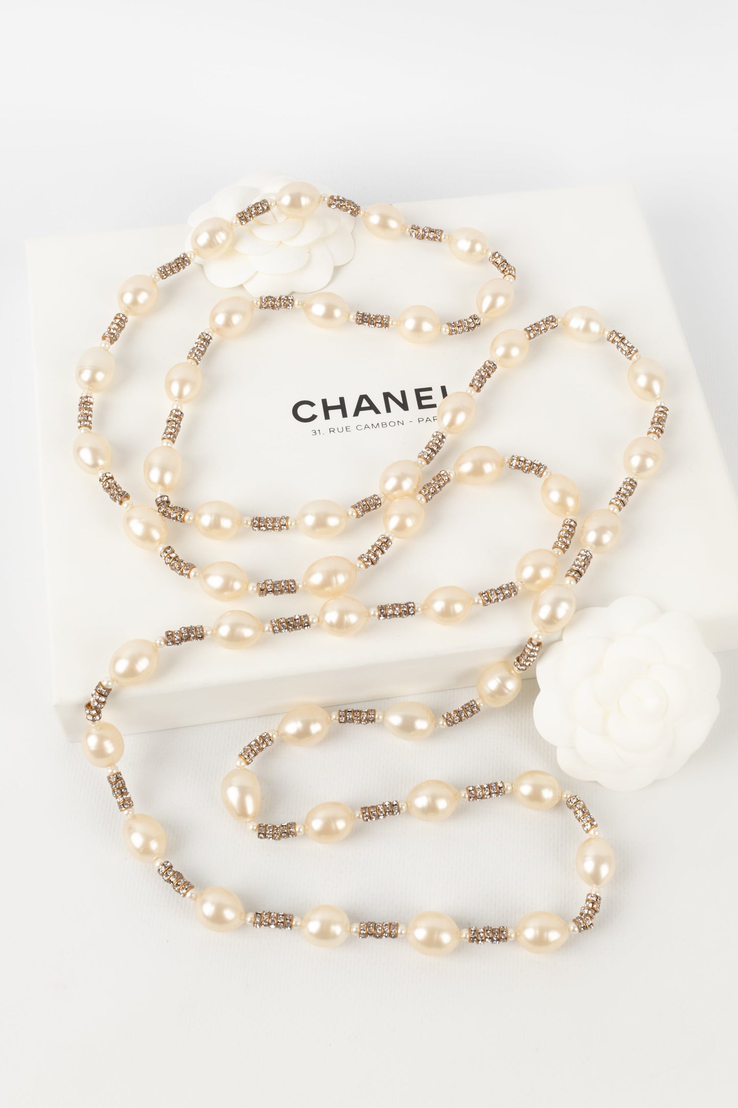 Collier de perles nacres Chanel 1990s