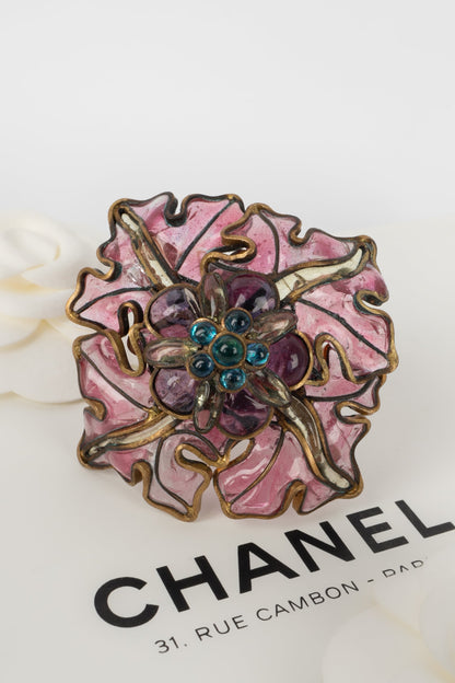 Broche en pte de verre Chanel 1990s